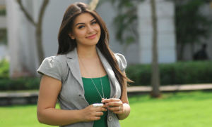 Beautiful still of Hansika